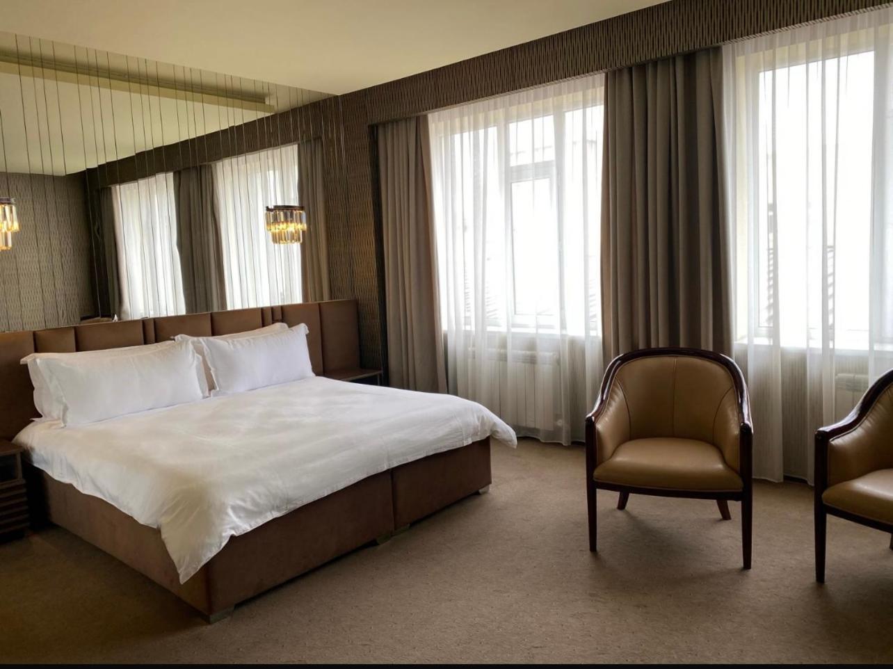 Barhat Hotel & Spa Taraz Eksteriør billede