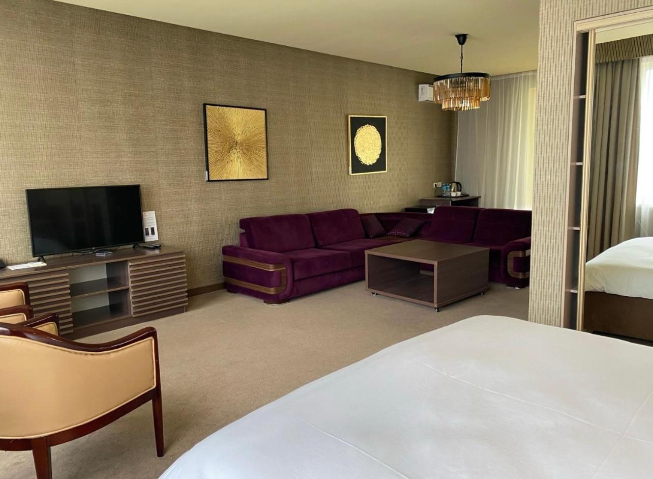 Barhat Hotel & Spa Taraz Eksteriør billede