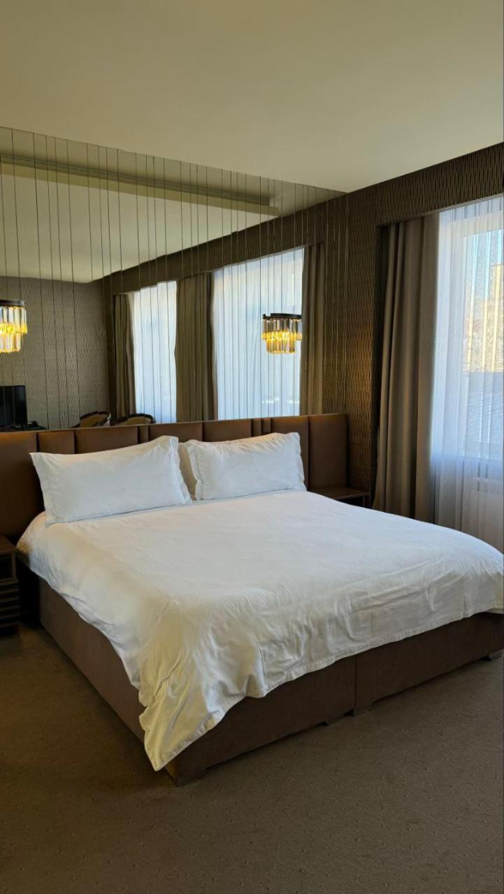 Barhat Hotel & Spa Taraz Eksteriør billede