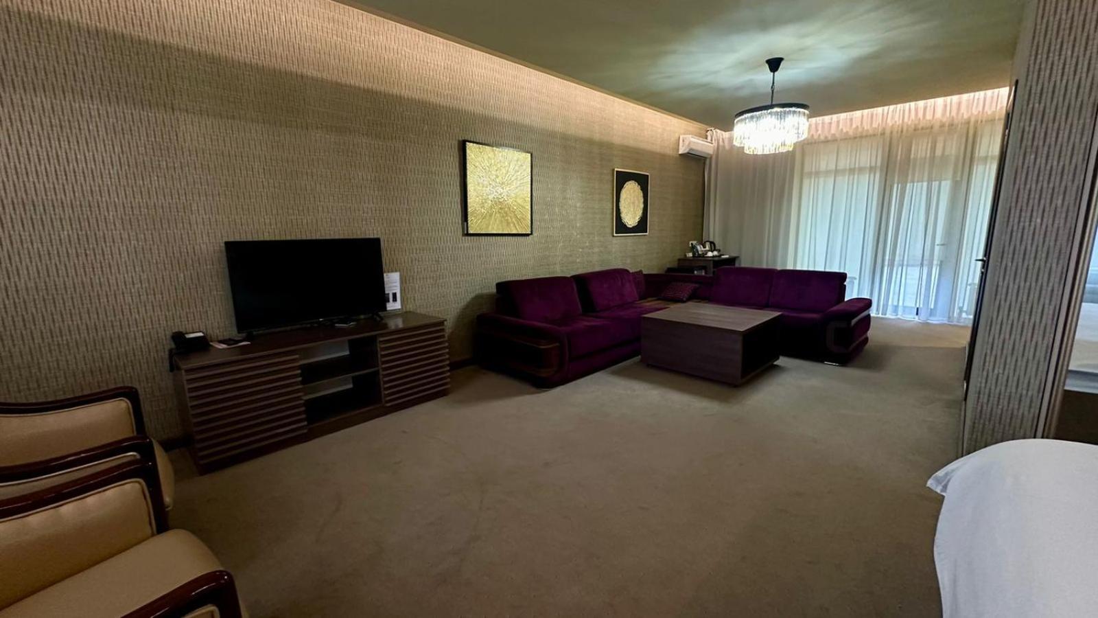 Barhat Hotel & Spa Taraz Eksteriør billede