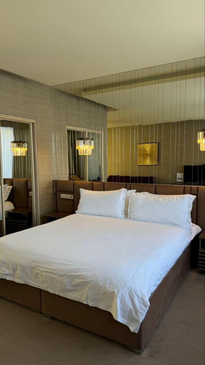 Barhat Hotel & Spa Taraz Eksteriør billede